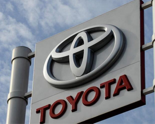 Toyota намерена создать аккумулятор для электромобилей с запасом хода 1200 км