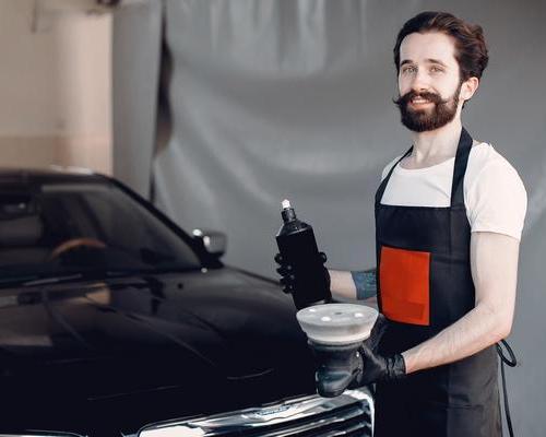 Как избавиться от царапин на лобовом стекле: быстрая полировка