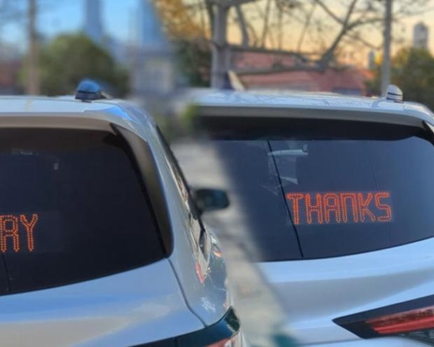 Вежливость становится доступнее: на Kickstarter представлена автомобильная табличка для коротких сообщений