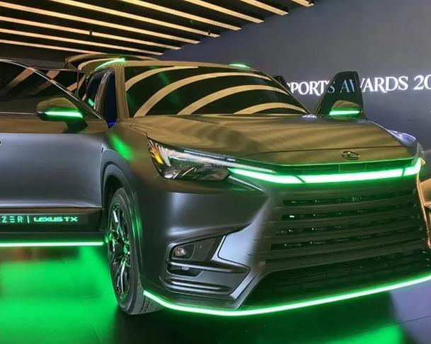 Razer и Lexus представили геймерский внедорожник с RGB