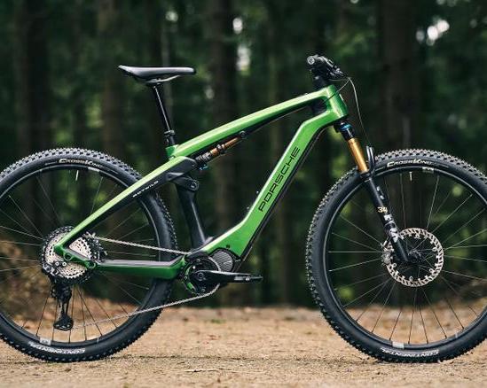 И Porsche туда же: представлены электровелосипеды серии Cross Performance